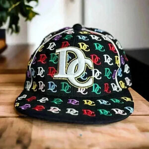 Washington DC Flat Bill Hat Black Sports Wear Embroidered DC Logo Size Large.